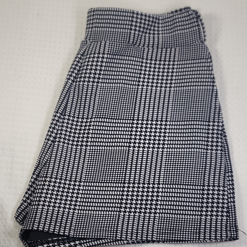 Classic Black & White Houndstooth Pencil Skirt